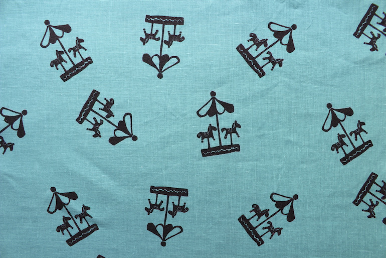 LINNET リネンプリント<br />回転木馬ブルー